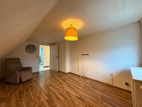 Foto - 2,5 Zimmer Dachgeschosswohnung 65m2 mit Einbauküche & Geräte