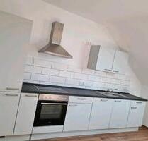 Schöne helle 3 Zimmerwohnung im Dachgeschoss mit großem Balkon - Mengkofen