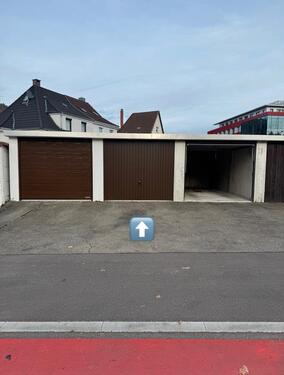 Foto - Garage mit Abstellplatz - 110,00&nbsp;EUR Miete,