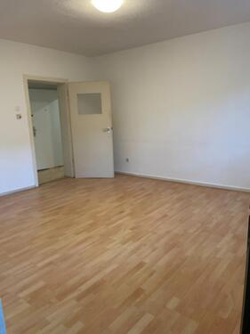 Foto - Helle 2-Zimmer-Wohnung mit Gestaltungsspielraum ab sofort