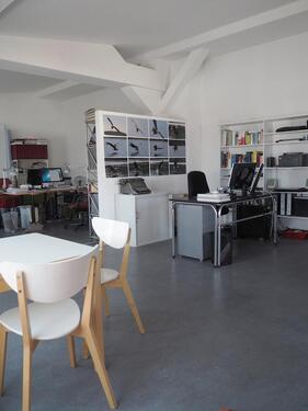 Foto - Heller Arbeitsplatz mit Dachterrasse für € 240.- warm.