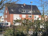 Foto - 4-Zi.-Whg. ggü. Ev. Krankenhaus, saniert, m. EBK und Stellplätzen