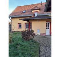 Haus zur miete - 1.040,00&nbsp;EUR Kaltmiete, ca.&nbsp; 160,00&nbsp;m&sup2; in Leuna (PLZ: 06237)