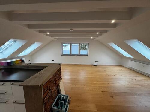 Foto - Do-Brechten:Moderne gut geschnittene Dachgeschoss