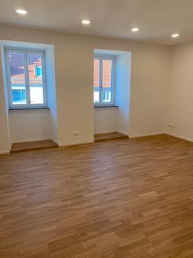 Foto - Sanierte 2-Zimmer Whg. Zentral gelegen, EBK, Stellplatz, Balkon