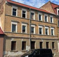 PRIVAT MEHRFAMILIENHAUS Sanierungsbedürftig - Aschersleben