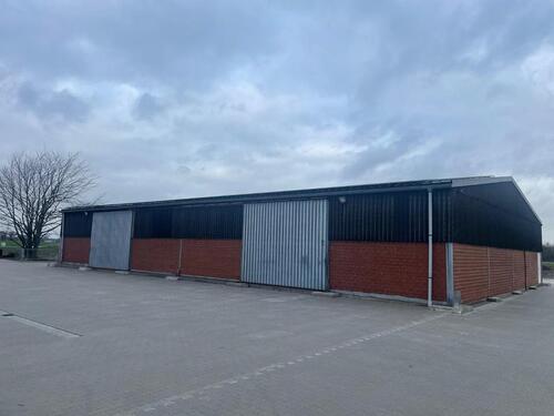 Foto - NEU: Hallen-Stellplatz 7m & 8m, ganzjährig für Wohnwagen,Boot etc