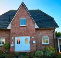 Sehr gepflegte Wohnung über 2 Ebenen mit Whirlpool in Toplage! - Glückstadt