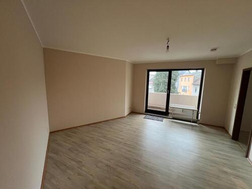 Foto - Frisch renovierte, helle 2 ZKB Wohnung mit Balkon & Aufzug