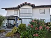 Foto - Einfamilienhaus mit großen Garten und Pool