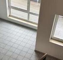 Befristete Vermietung: Frisch renovierte 4,5-Zimmer-Maisonette - Willich