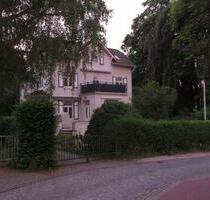 Helle, ruhige 3 Zimmer Altbauwhg. mit gr. Balkon, Toplage Reinbek