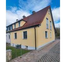 Kernsanierte DHH | EBK | Garage + Doppelcarport | 105 m - Erbendorf Pfaben