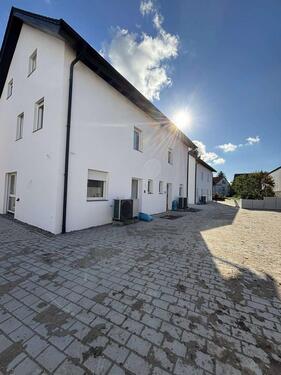 Foto - Neue Doppelhaushälfte aus 2024 - mit Einbauküche und Garten