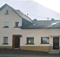 Zweifamilienhaus – teilrenoviert & provisionsfrei - Gusenburg