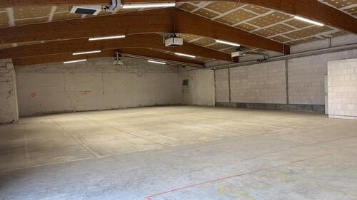 Foto - Lagerhalle zu vermieten 430qm - 1.450,00&nbsp;EUR Kaltmiete, ca.&nbsp; 3,00&nbsp;m&sup2;