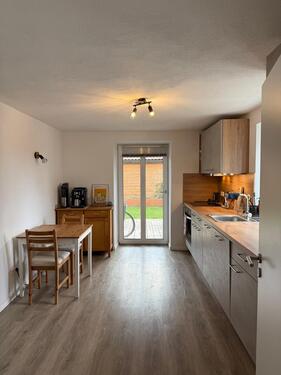 Foto - Doppelhaushälfte zu Vermieten - 1.300,00&nbsp;EUR Kaltmiete, ca.&nbsp; 90,00&nbsp;m&sup2;