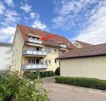 Helle 4-Zimmer Maisonette-Wohnung mit Balkon, Garage & Stellplatz - Neuenburg am Rhein