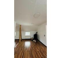 Sehr Schöne, neu renovierte 3-Zimmer-Wohnung mit Kaminofen - Porta Westfalica