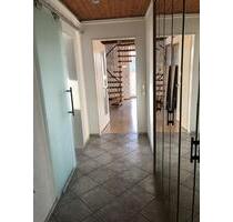 Geschmackvolle & gepflegte 3-Zimmer-Wohnung mit EBK in Kirchheim - Kirchheim bei München