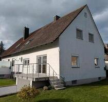 Charmante Doppelhaushälfte mit großem Garten - Herrieden