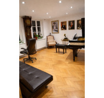 Großes Einfamilienhaus zentral, Garten, 8-10 Zimmer, Garage - Trostberg