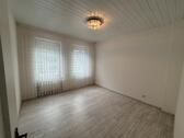 Foto - Wohnung zum vermieten 6 zimmer - 1.000,00&nbsp;EUR Kaltmiete, ca.&nbsp; 100,00&nbsp;m&sup2;