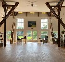 CoWorking CoCreation Raum für Kunst & Kurse Arbeitsplatz Büro - Felde