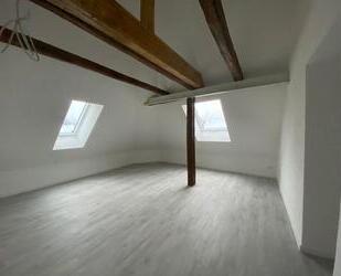 4-Zimmer Dachgeschosswohnung im Herzen von Abstatt