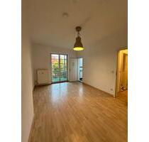 List Helle 2 Zimmer Wohnung mit Balkon mit EBK - Hannover Buchholz-Kleefeld