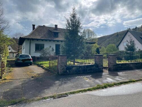 Foto - Freistehendes Einfamilienhaus - 800,00 EUR Kaltmiete, ca.  130,00 m²