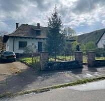 Freistehendes Einfamilienhaus - 800,00 EUR Kaltmiete, ca.  130,00 m² in Fischbach bei Dahn (PLZ: 66996)