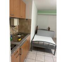 1-Zimmer Sauterrain Wohnung in München Hadern