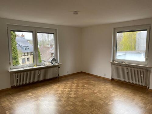 Foto - Helle 4 Zimmer Wohnung, Einbauküche, Garage & separater Eingang