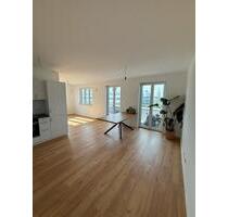 Neubau 2 Zimmer mit großem Balkon, EBK, Aufzug & TG ab sofort - Leipzig Südost