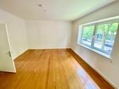 Foto - Helle 4-Raum-Altbauwohnung, Balkon, neue Einbauküche - Zentral