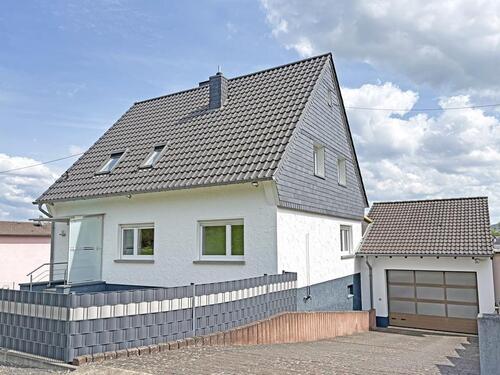 Foto - Modernisiertes Einfamilienhaus mit hochwertiger Ausstattung!