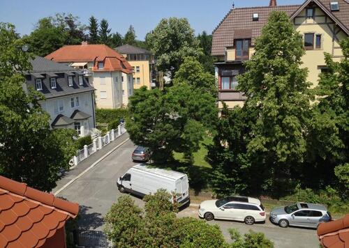 Foto - PKW Stellplatz Dresden Weißer Hirsch Auto Parkplatz
