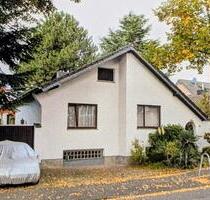 Freistehendes Raumwunder in Köln-Eil: 680 m² Traumgarten