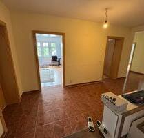 3 Zimmer Wohnung in ruhiger Lage mit großen Garten & Hof - Kraftsdorf