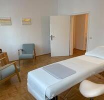 Freundlicher Praxisraum in Privatpraxis, Altbau, Parkettboden - Bergisch Gladbach