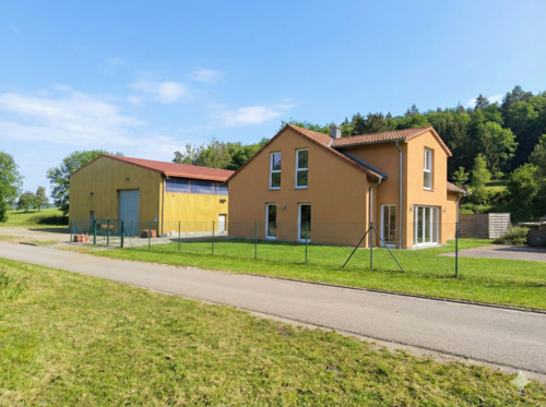 Foto - A+ EinZweifamilienhaus mit 255m² Halle auf 1,4 Hektar