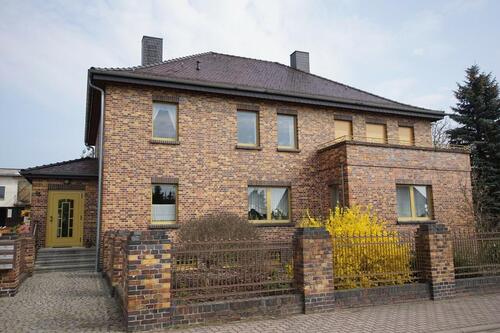 Foto - Ferienwohnungen in großzügigem Haus mit Hof und Garten