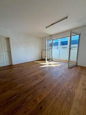 Foto - Top 2-Zi-Whg. mit Loggia und nagelneuer Küche, provisionsfrei