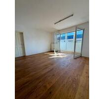 Top 2-Zi-Whg. mit Loggia und nagelneuer Küche, provisionsfrei - Nürnberg Hasenbuck