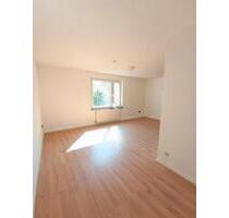 Helle, freundliche, frisch renovierte, zentral gelegene Wohnung - Neuss