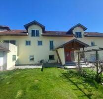 Biete herrliche 4 Zimmer- Landhaus-Wohnung gegen Mithilfe (Bezah) - Steinhöring