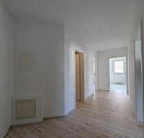 Helle, renovierte 3-Zimmer-Wohnung mit kostenlosem Stellplatz - Leopoldshöhe