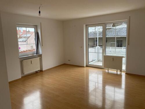 Foto - Helle 2-Zimmer-Wohnung mit Balkon im 1. OG, Höchstädt a. d. D.