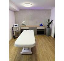 Kosmetikstudio - 800,00&nbsp;EUR Kaltmiete, ca.&nbsp; 40,00&nbsp;m&sup2; in Pliezhausen (PLZ: 72124)